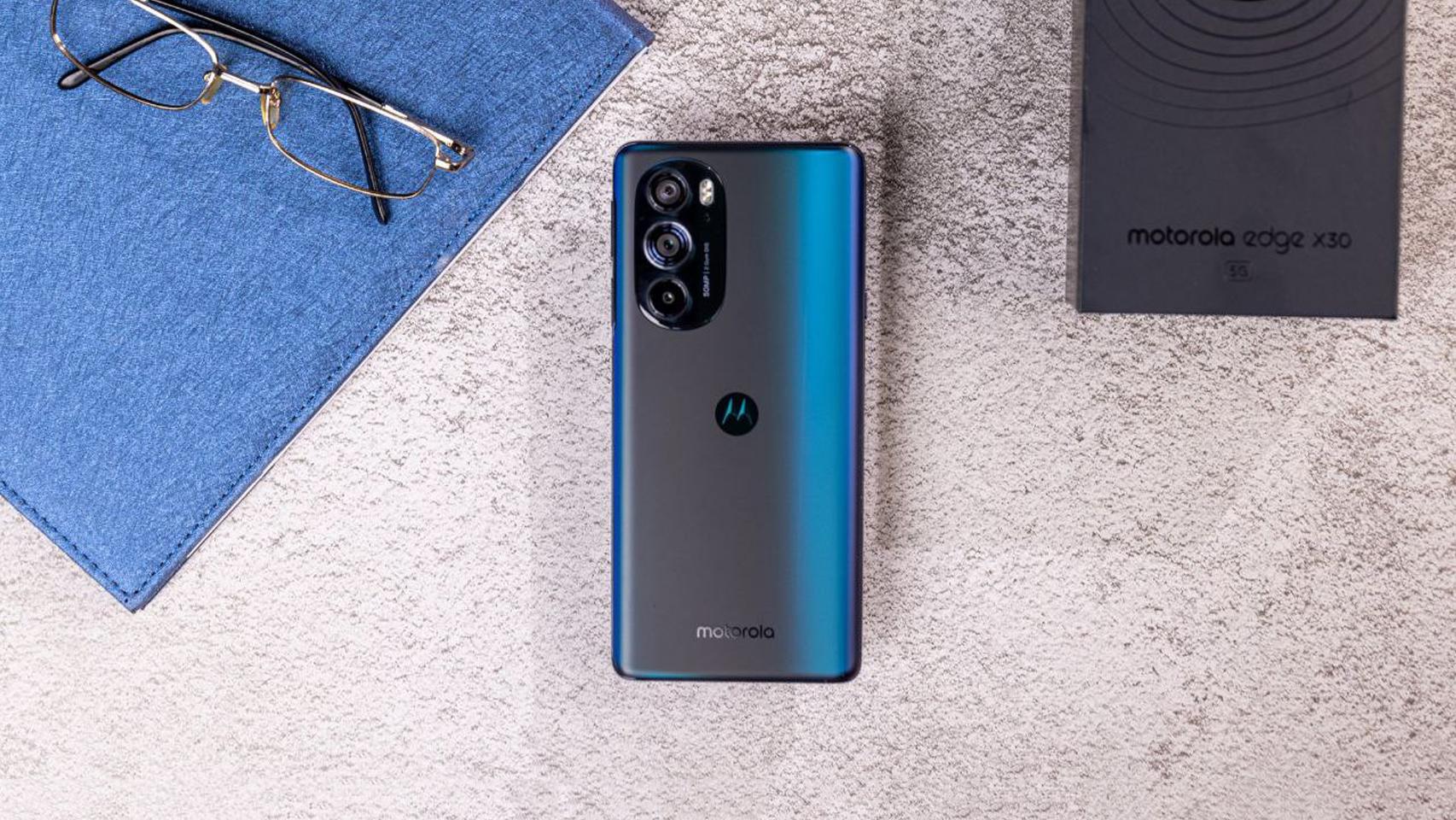 Motorola lanza globalmente el nuevo moto edge 30 pro