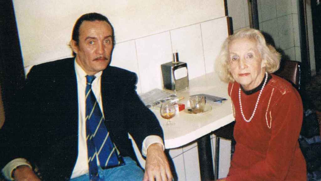 Pierre Emmanuel Milán y su madre, Juana Alfonsa Milán, en su único encuentro en Madrid. 1991.