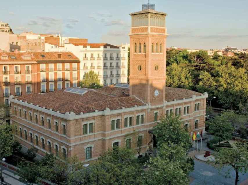Sede de la Casa Árabe en Madrid, ubicada entre la calle Alcalá y O'Donell.