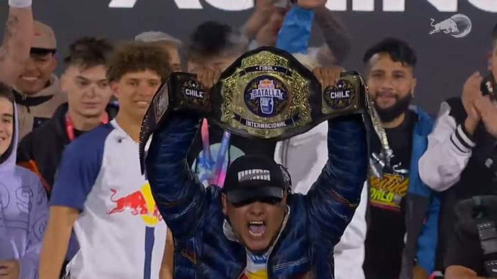 Aczino, primer bicampeón internacional de Red Bull Batalla tras ganar a  Skone en la final