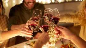 El vino es una de las bebidas más populares de la Navidad.