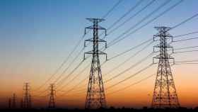 La CNMC aprueba aliviar las cargas financieras de comercializadoras y consumidores directos del mercado eléctrico