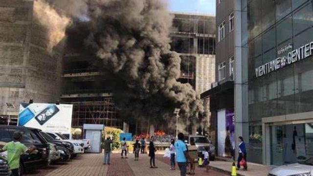 Incendio en el rascacielos de Hong Kong. Shanghai Eye.