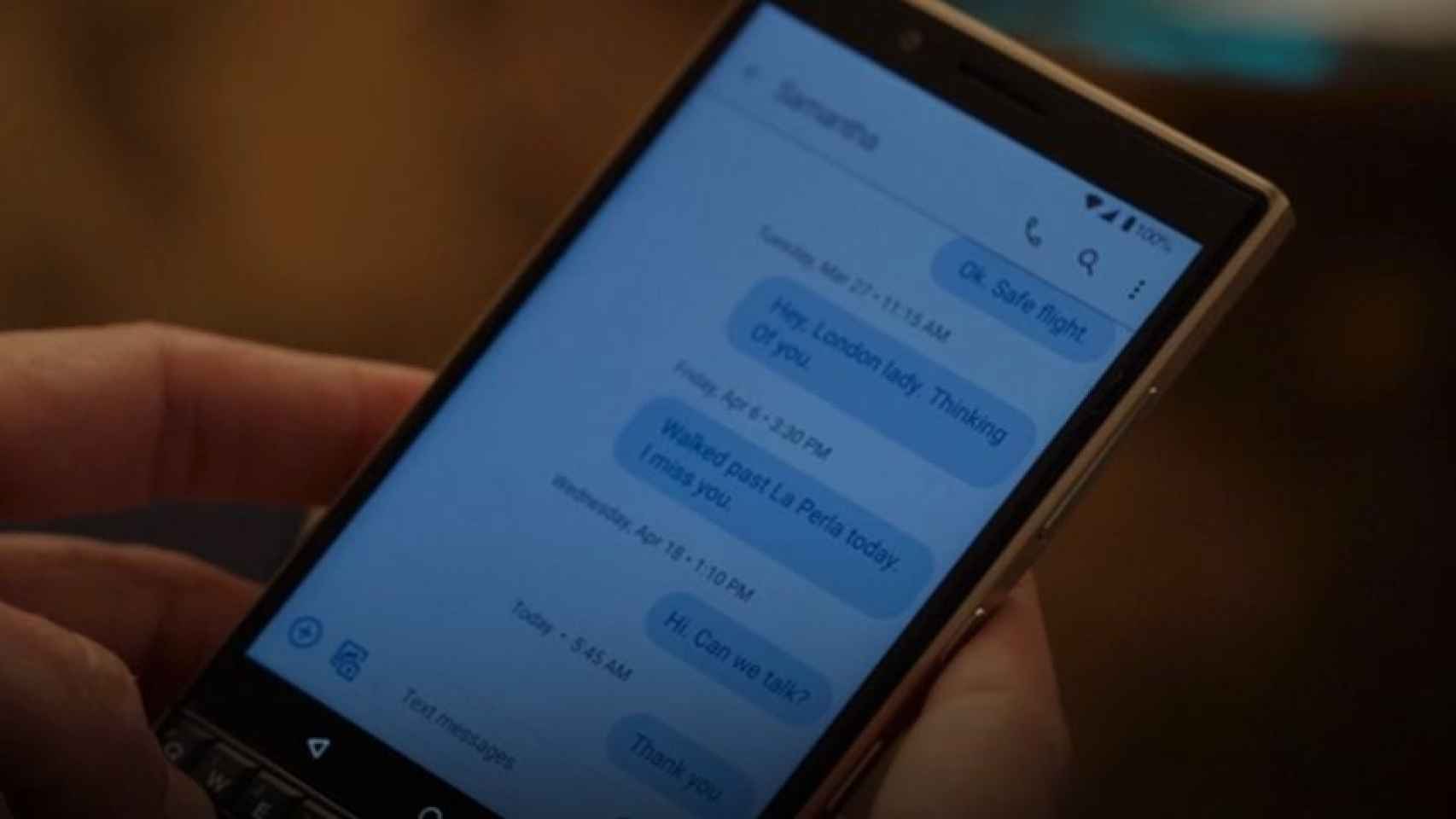 La relación de Samantha y Carrie, resumida por unos mensajes de texto.