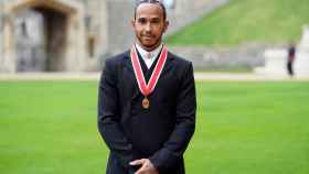 Lewis Hamilton, tras ser nombrado caballero en el Castillo de Windsor.