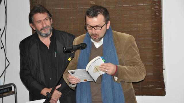 Dionisio Vicente, con una bufanda azul,  en 2016. Foto: Diputación de Ciudad Real.