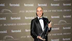 Rafael del Pino con el Premio Business Leader of the Year.