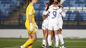 Piña de las jugadoras del Real Madrid Femenino para celebrar el 1-0 ante el Kharkiv