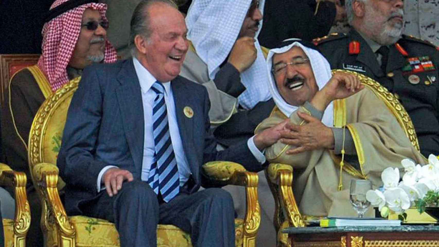 El rey emérito con Juan Carlos I y el rey saudí Abdalá bin Abdulaziz en una imagen de archivo.