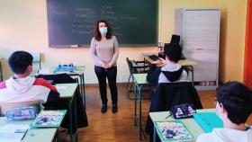 Ángeles Álvarez durante una clase de francés