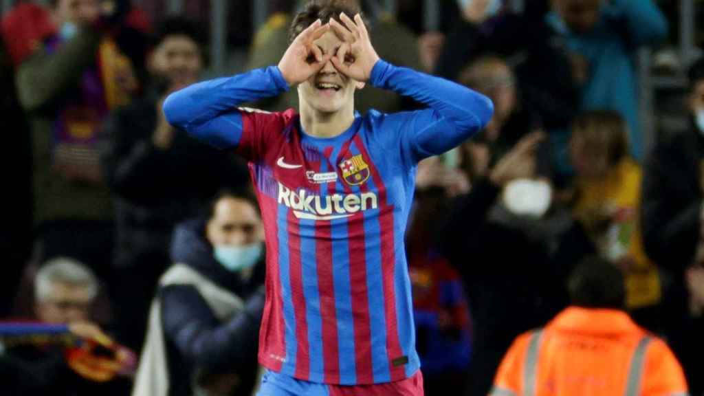 Gavi celebra un gol con el Barça