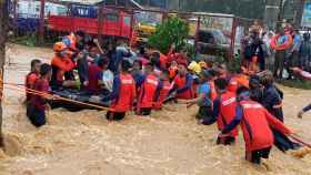 Operaciones de rescate tras el tifón Rai en Filipinas.