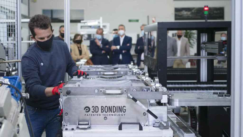 Linea de fabricación Bonding Cell, la disruptiva tecnología de Simplicity Works que acelerará la Comisión Europea.