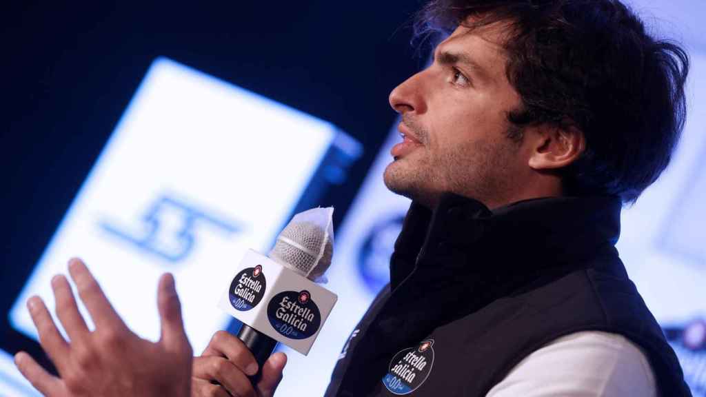 El piloto de Fórmula 1 Carlos Sainz Jr., en una rueda de prensa organizada por Estrella Galicia 0.0