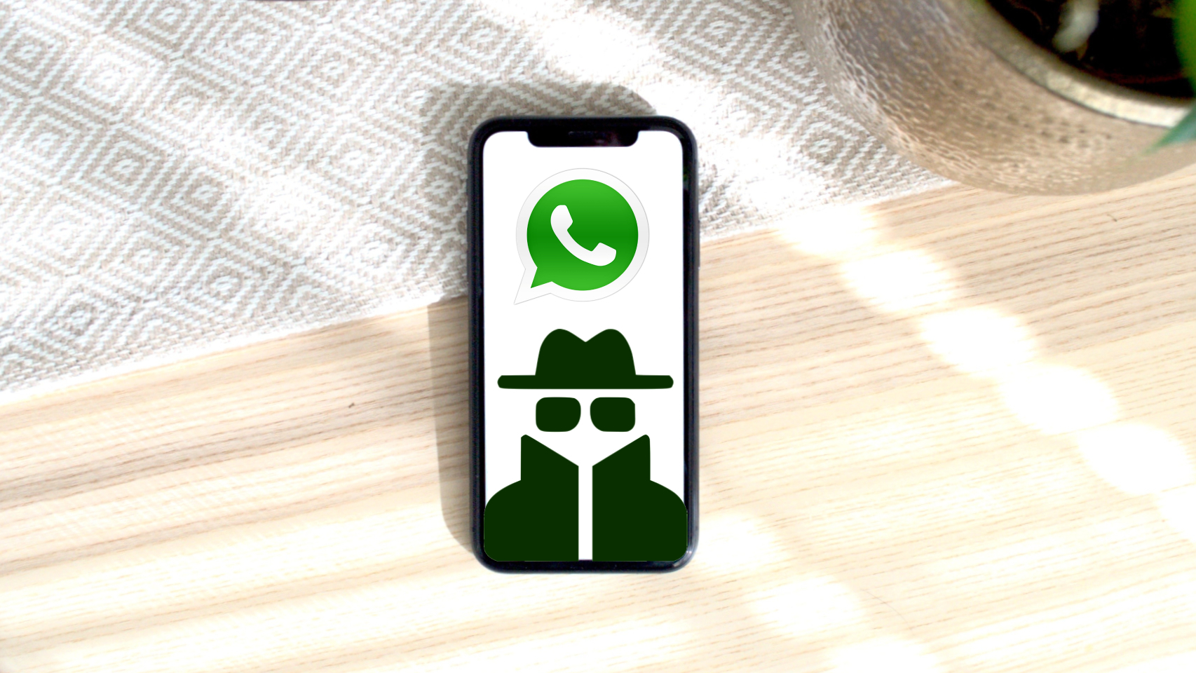 WhatsApp tiene dos trucos para saber si te espían.