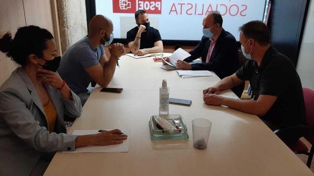 Reunión de PSOE, Compromís y Podemos para relanzar el 'Botánico municipal' en mayo.