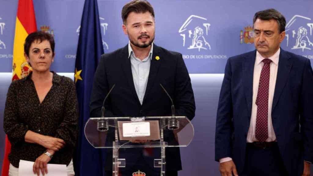 Mertxe Aizpurua (Bildu), Gabriel Rufián (ERC) y Aitor esteban (PNV), portavoces de los socios parlamentarios del Gobierno.