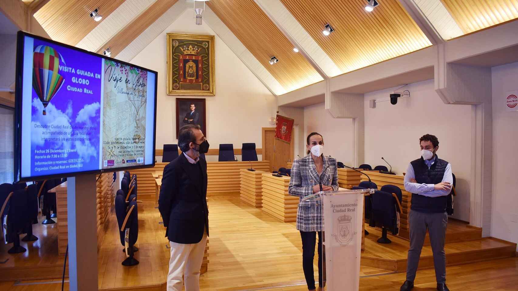 La alcaldesa de Ciudad en el acto de presentación de Ciudad Real a vista de pájaro.