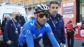 Alejandro Valverde durante Il Lombardia 2021 junto a Patxi Vila