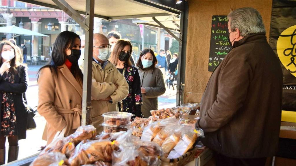 Igea y Villacís en el Mercado Navideño de Valladolid