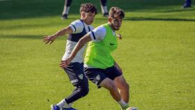 Haitam y Dani Lorenzo en un entrenamiento del Málaga CF.