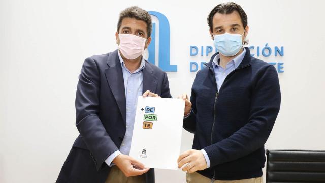 El presidente de la Diputación, Carlos Mazón y el diputado responsable de Deportes, Eduardo Dolón.