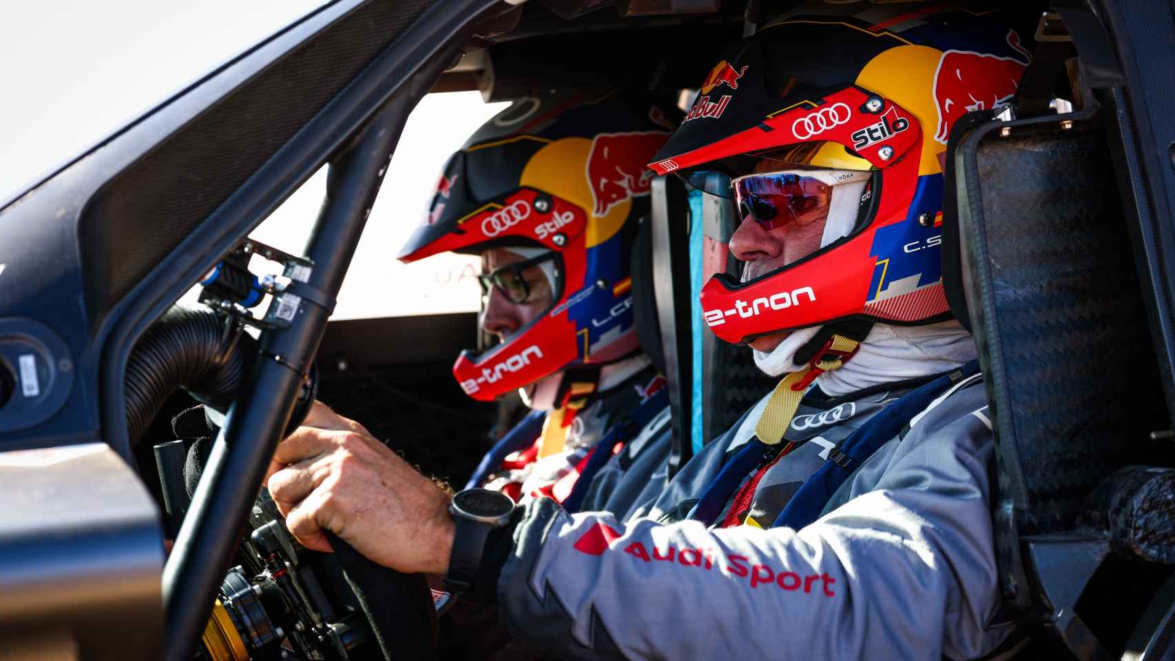 Carlos Sainz y Lucas Cruz en el Rally Dakar 2022