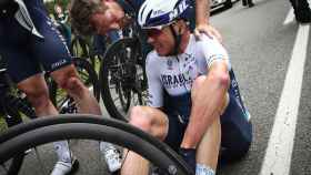 Chris Froome tras sufrir una caída en el Tour de Francia 2021