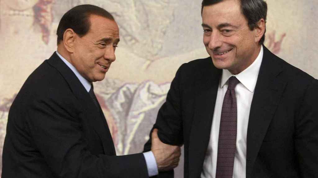 Silvio Berlusconi e Mario Draghi in una foto scattata nel 2008.