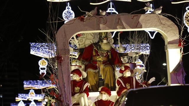 Los Reyes Magos recorriendo las calles de Albacete.