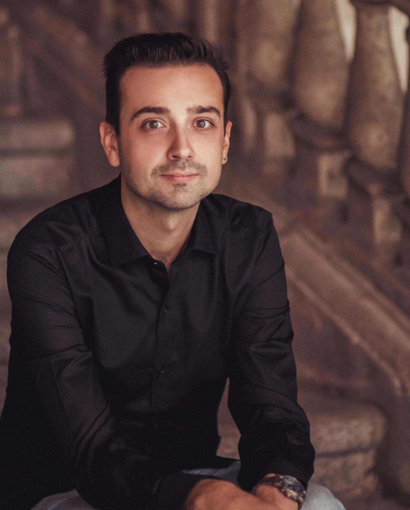 Víctor M. del Pozo, autor de “la historia de ficción más ambiciosa de ...