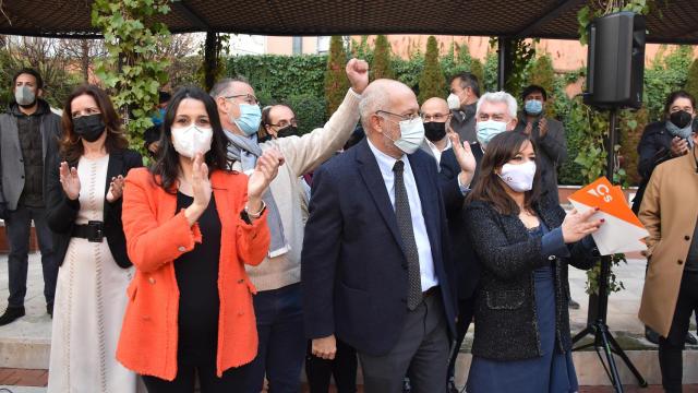 Inés Arrimadas, a la izquierda, junto a Francisco Igea y Gemma Villarroel