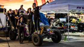 Mercé Martí presume de equipo con sus compañeras del CMR Group Women Dakar Team