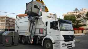 El servicio de recogida de residuos sólidos urbanos está gestionado por la empresa Compañia Española de Servicios Públicos Auxiliares SA (Cespa))