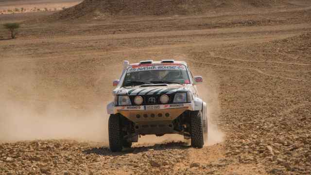 El Toyota Land Cruiser del Naturhouse Raid Team, en la octava etapa del Rally Dakar 2022