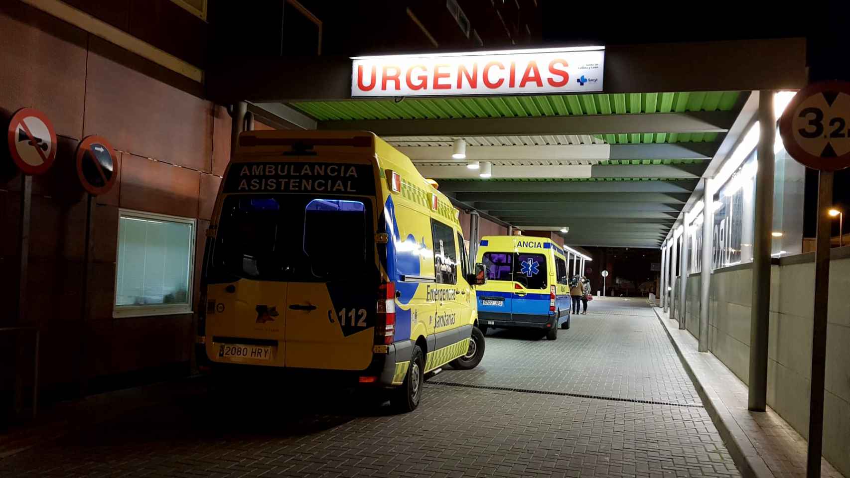 Ambulancia en Urgencias del Hospital de Zamora