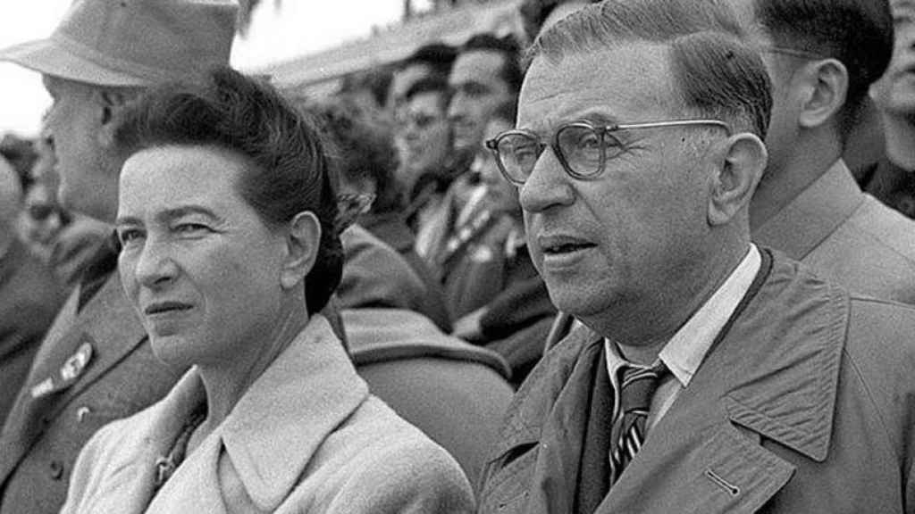 Simone de Beauvoir y Jean-Paul Sartre en Pekín en el año 1955.