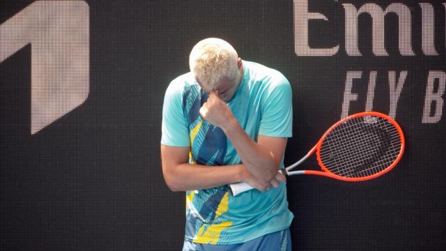 Bernard Tomic, abatido durante la fase previa del Abierto de Australia