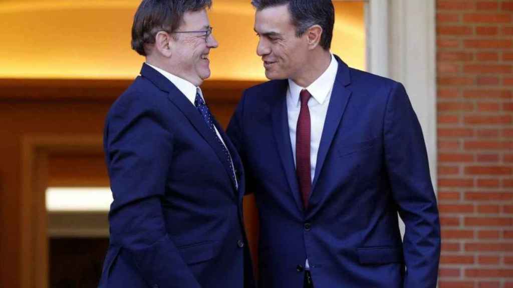 El presidente de la Generalitat Valenciana, Ximo Puig, y el presidente del Gobierno, Pedro Sánchez, ambos del PSOE.