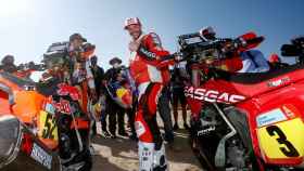 Sam Sunderland celebra su victoria en el Rally Dakar