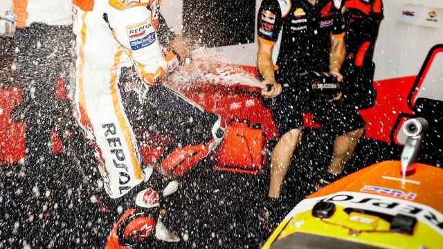 Marc Márquez, de celebración en el box de Repsol Honda