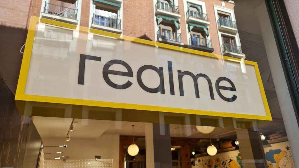 Realme inaugura su primera Pop Up store en España