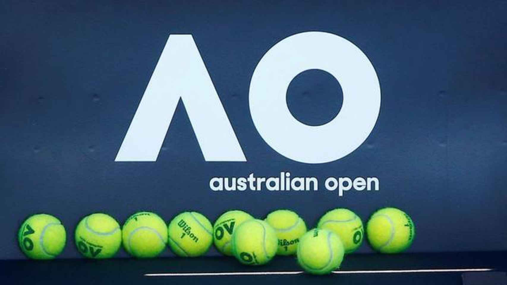 Pelotas y logo del Open de Australia