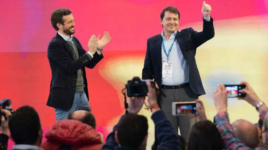 Pablo Casado y Alfonso Fernández Mañueco, este domingo en la clausura del Congreso regional de Castilla y León.