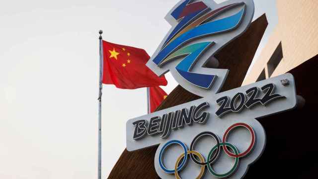 Un cartel de los Juegos Olímpicos de Invierno de Pekín 2022.
