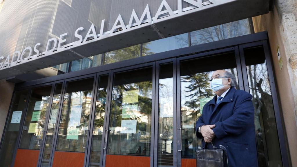 David Arranz ICAL. Abogados y representantes del PP entran en el juzgado por el caso de las primarias en Cy (2)