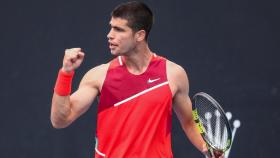 Carlos Alcaraz celebra una victoria en el Abierto de Australia