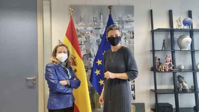 Nadia Calviño se ha reunido este lunes en Bruselas con la vicepresidenta de la Comisión, Margrethe Vestager