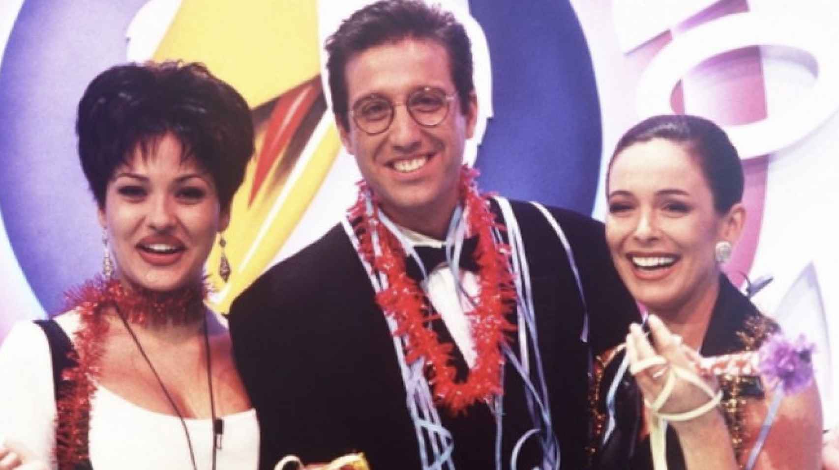Los presentadores del Juego de la oca. De izquierda a derecha: Patricia Pérez, Emilio Aragón y Lydia Bosch.