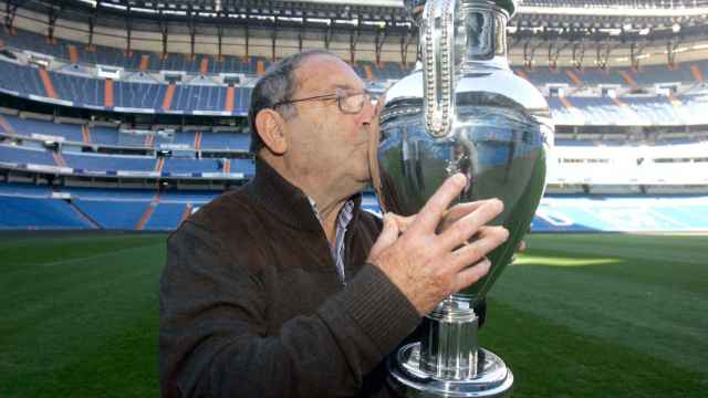 La vida de Paco Gento en imágenes: el único futbolista con seis Copas de Europa y el palmarés más grande del Real Madrid